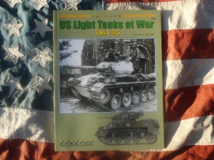 CO.7038  US Light Tanks at War 1941-1945